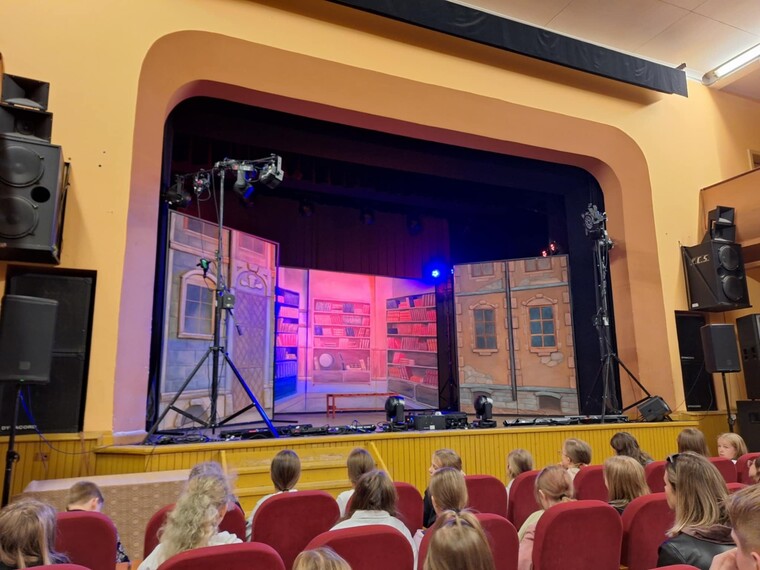 Wyjście do Bytowskiego Centrum Kultury na spektakl Chłopcy z Placu Broni