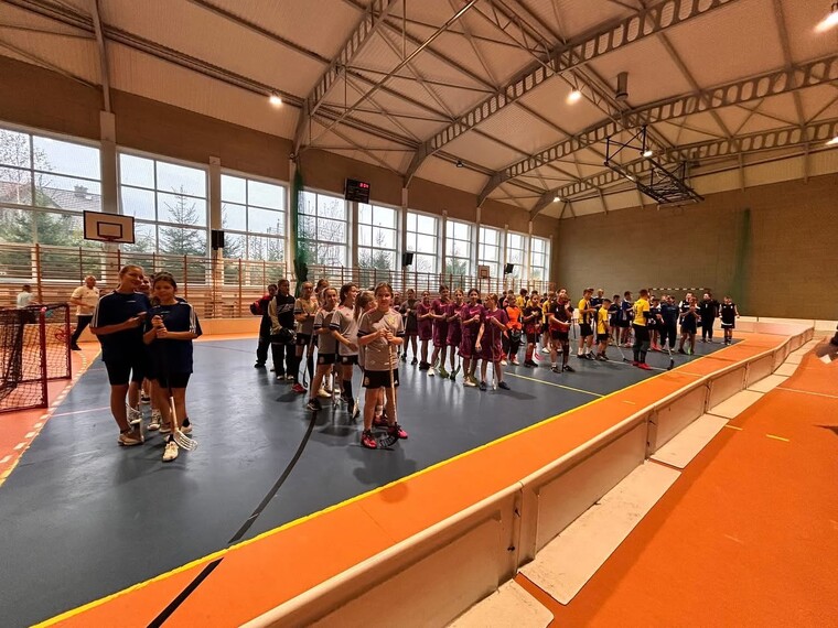 Powiatowe Finały w Unihokeju dziewcząt w Tuchomiu – 4 listopada 2025 r.