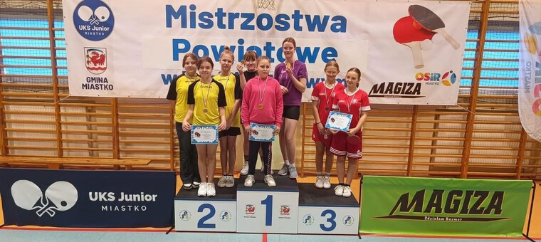 Złote Osiągnięcie! SP nr 5 Triumfuje w Powiatowym Finale Tenisa Stołowego! 