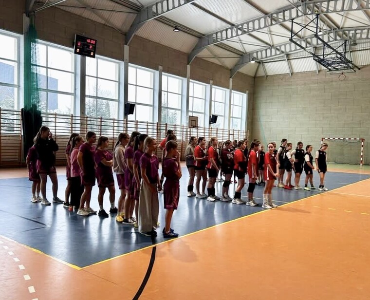 Brąz dla naszych dziewcząt w powiatowym finale Igrzysk Dzieci!