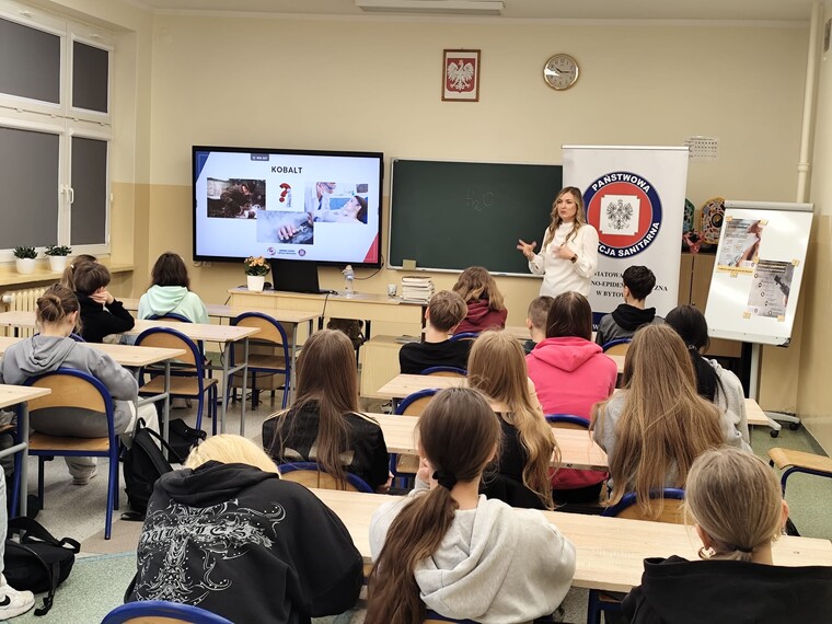 „Szkodliwości zdrowotne palenia papierosów i e-papierosów”.